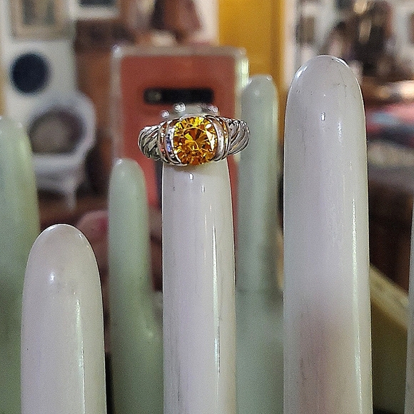 Ring - Picture 2 of 6